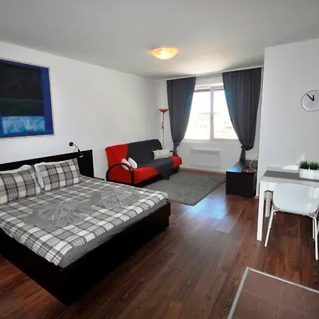 Lägenhet U Kompleksu Royal Towers