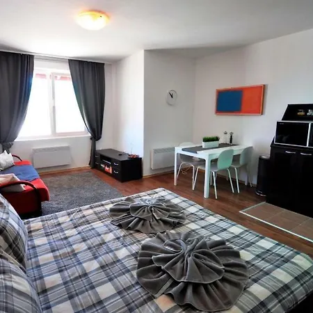 U Kompleksu Royal Towers