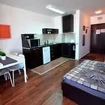 U Kompleksu Royal Towers شقة *