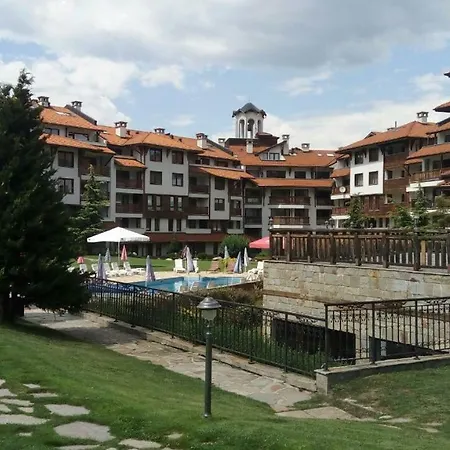 아파트 U Kompleksu Royal Towers 반스코